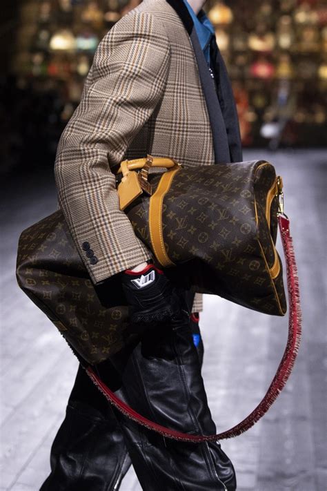 Louis Vuitton: 10 τσάντες από τη νέα συλλογή για να .